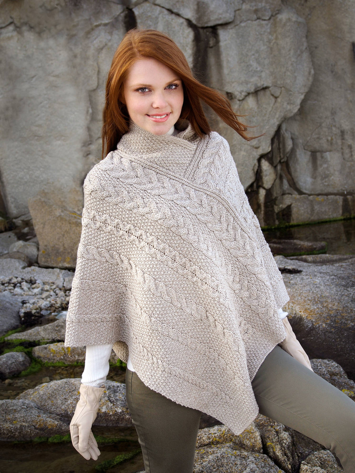 Aran Crafts - cape eller poncho i 100 % merinoull