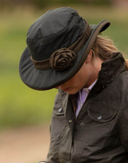Walker & Hawkes - Windsor Rose vaxhatt dam