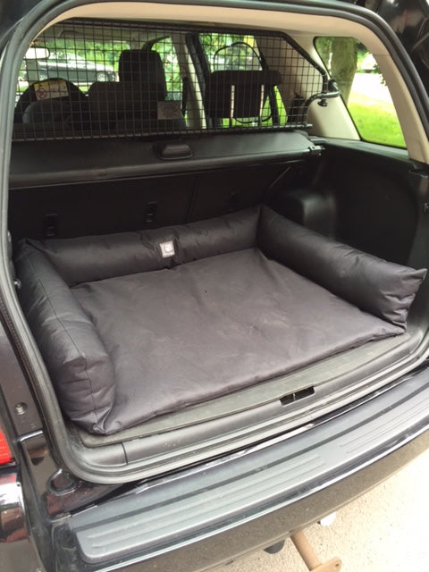 Danish Design - Boot bed hundbädd för bilar