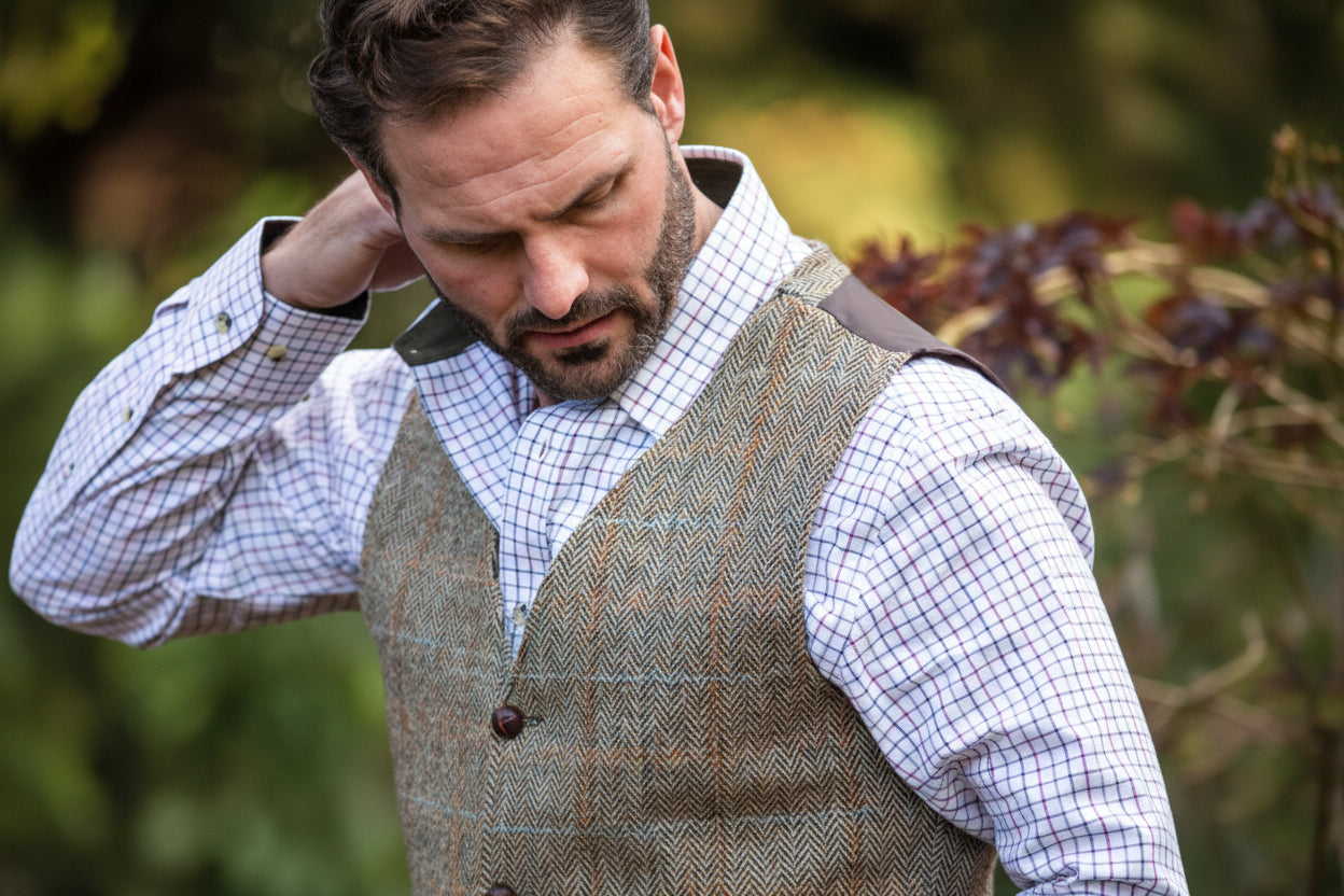 Walker & Hawkes  Dalston White Sand - Harris tweedväst