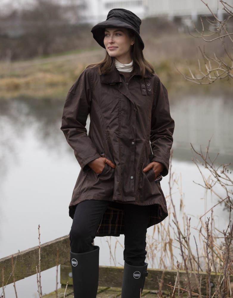 Walker & Hawkes - Sofia oljerock dam