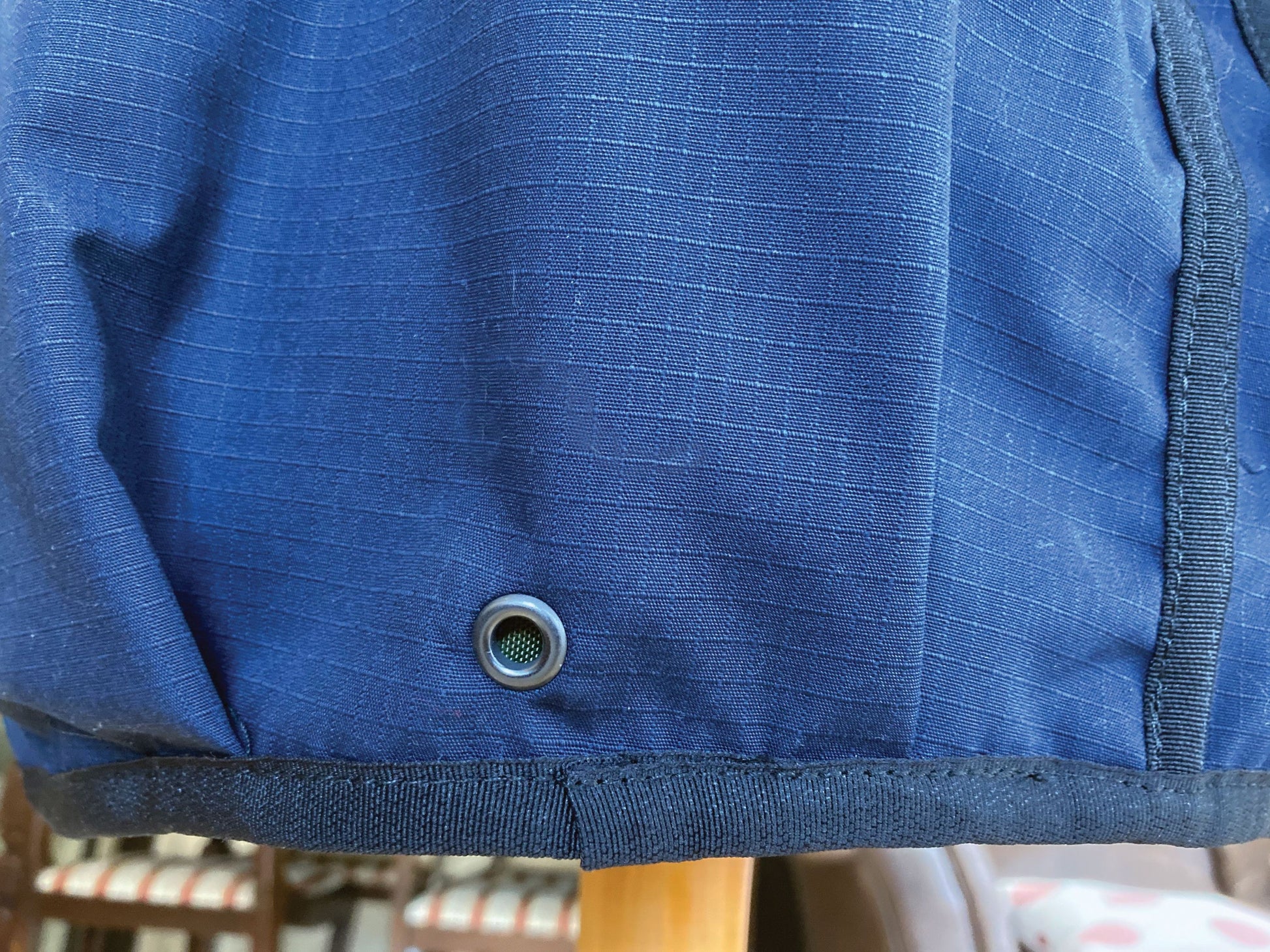ss_vest_eyelet_hole_detail_orig.jpg